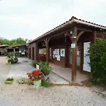 Camping Zecamping 3 étoiles Piscine Mobil-home 21m2 4 Pers Terrasse Couverte