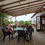 Zecamping 3 étoiles Piscine Mobil-home 21m2 4 Pers Terrasse Couverte