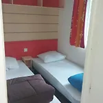 Zecamping 3 étoiles Piscine Mobil-home 21m2 4 Pers Terrasse Couverte 3*