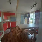 Zecamping 3 étoiles Piscine Mobil-home 21m2 4 Pers Terrasse Couverte Saint-Projet (Lot)