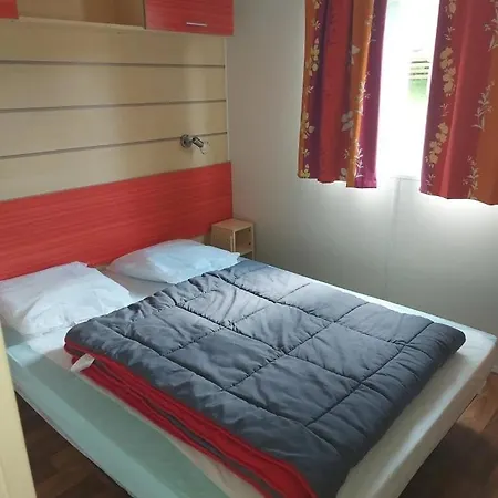 Zecamping 3 Etoiles Avec Piscine Et Pataugeoire
