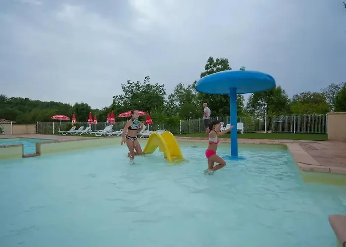 Zecamping 3 Etoiles Avec Piscine Et Pataugeoire 3*