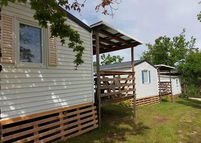 Zecamping 3 Etoiles Avec Piscine Et Pataugeoire Campingplads 3*