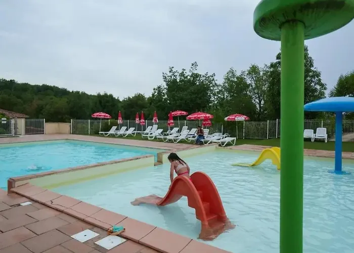 Zecamping 3 Etoiles Avec Piscine Et Pataugeoire 3*