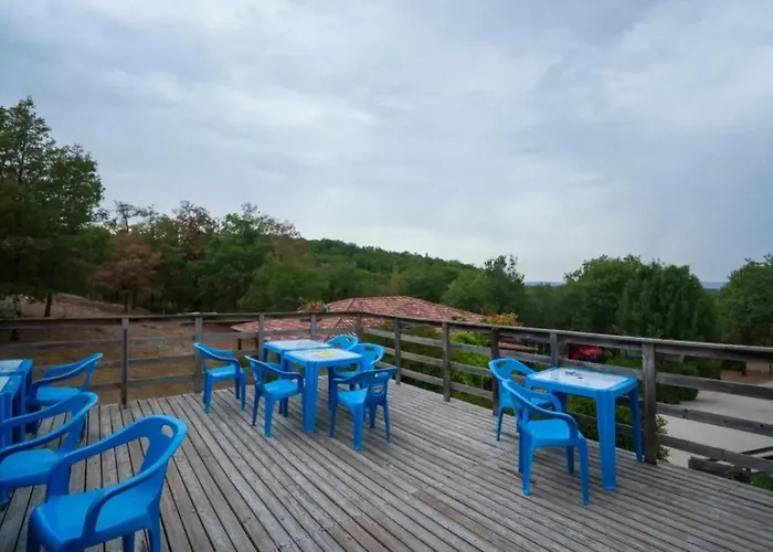Zecamping 3 Etoiles Avec Piscine Et Pataugeoire Campingplads Saint-Projet (Lot)