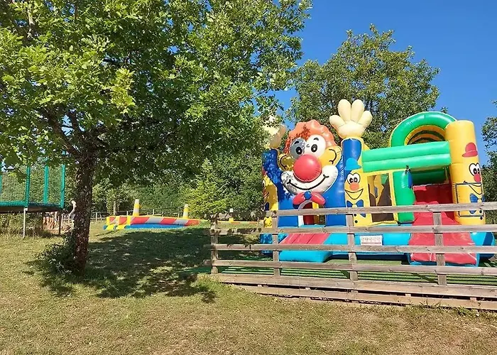 Zecamping 3 Etoiles Avec Piscine Et Pataugeoire Saint-Projet (Lot)