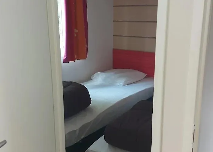 Zecamping 3 Etoiles Avec Piscine Et Pataugeoire 3*