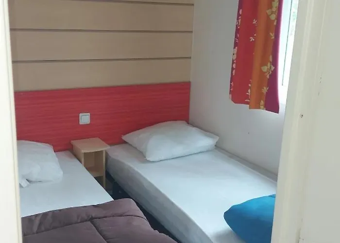 Zecamping 3 Etoiles Avec Piscine Et Pataugeoire 3*