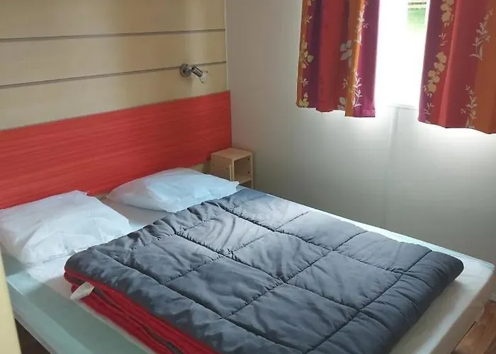 Zecamping 3 Etoiles Avec Piscine Et Pataugeoire